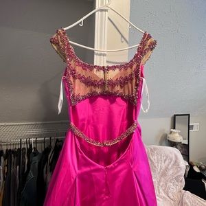 GORGEOUS SHERRI HILL DRESS